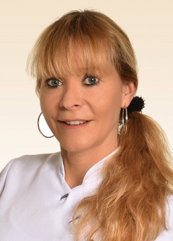 Silke Pemsel; Assistentin der Klinikleitung, Klinikmanagement